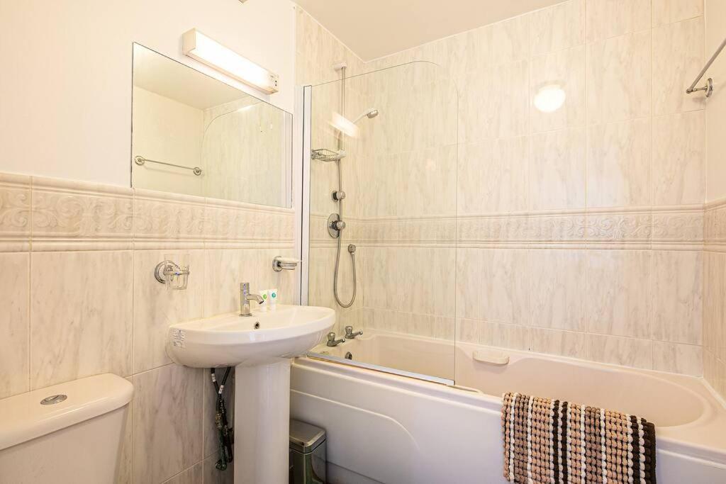 Beautiful 1-Bed Apartment In Grade Listed Warehouse - Victoria Quays, Sheffield City Centre, Free Parking, Pet Friendly, Netflix Exteriör bild